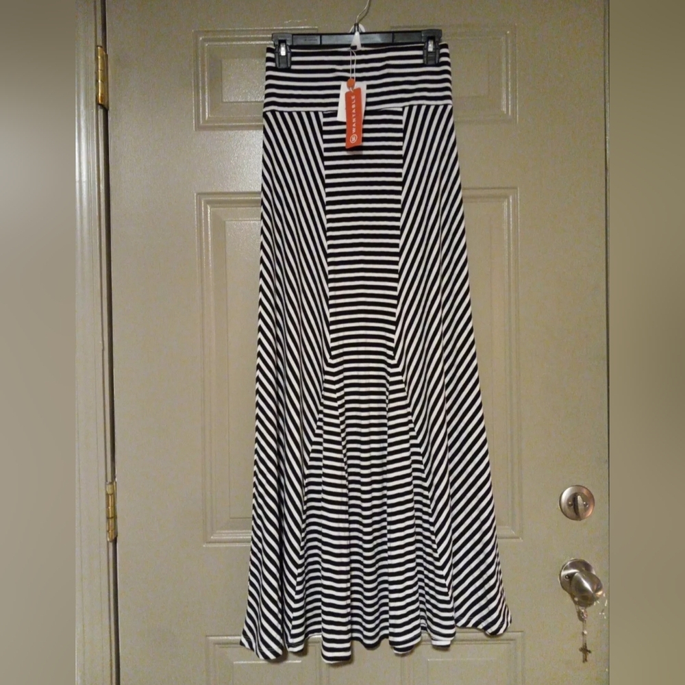Wantable Woman Striped Skirt Size XS